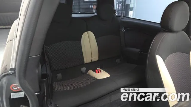 MINI Clubman 2009 thumb 11