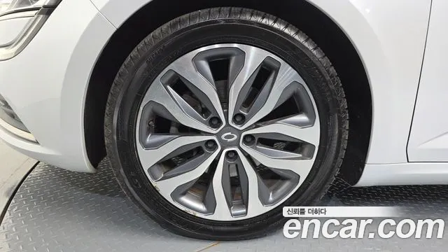 Renault-KoreaSamsung Megane 2016 thumb 5