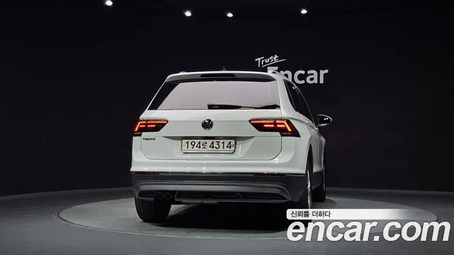 Volkswagen Tiguan 2020 thumb 4
