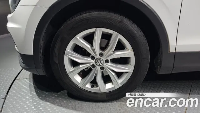 Volkswagen Tiguan 2020 thumb 5
