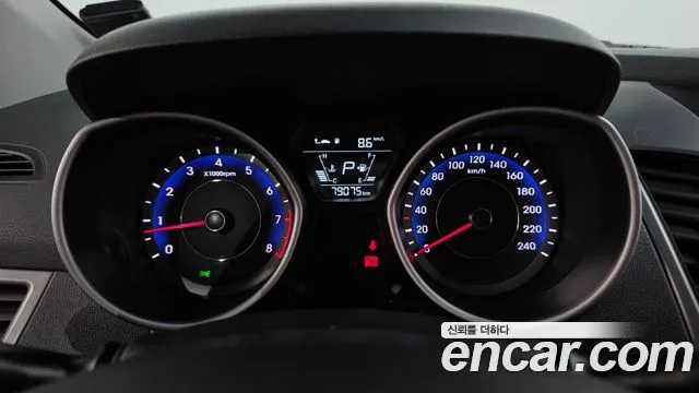 Hyundai Avante 2015 thumb 8