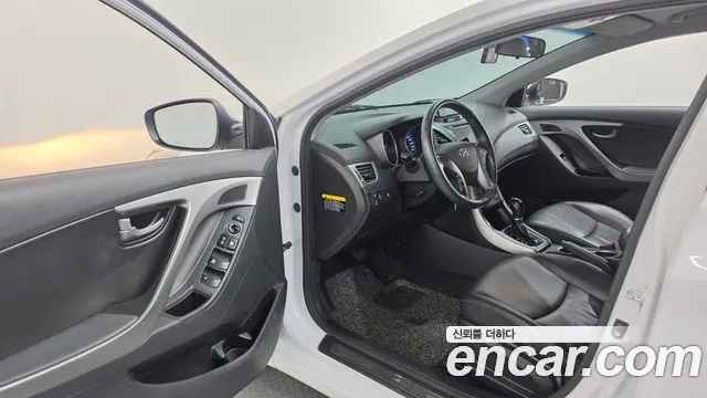 Hyundai Avante 2015 thumb 10