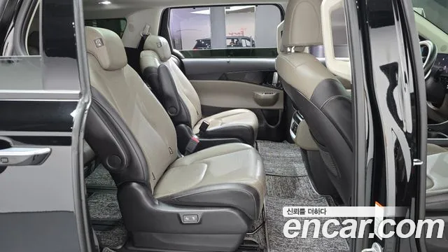 Kia Carnival 2024 thumb 11