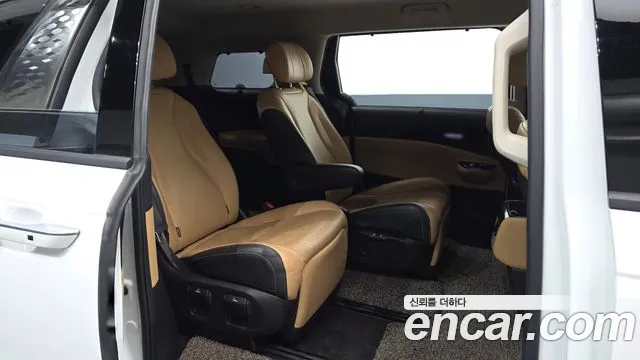 Kia Carnival 2022 thumb 11