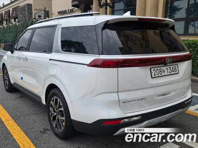 Kia Carnival 2021 thumb 2