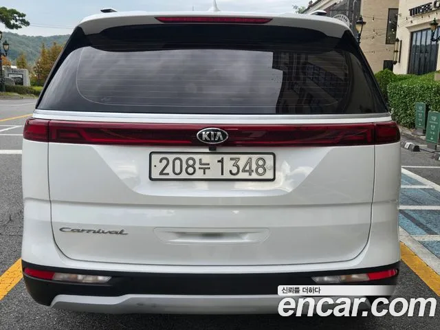 Kia Carnival 2021 thumb 4