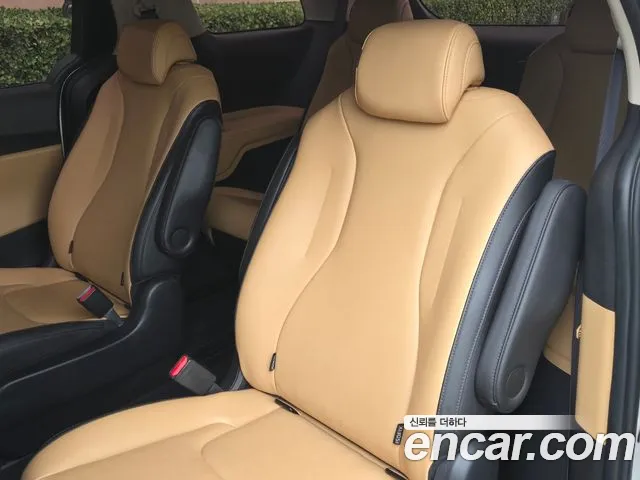 Kia Carnival 2021 thumb 10