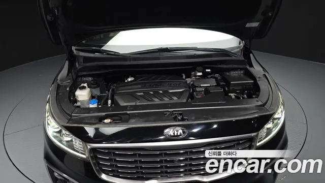 Kia Carnival 2018 thumb 6