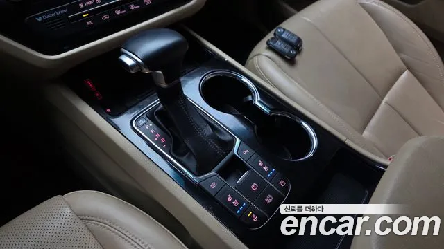 Kia Carnival 2018 thumb 9