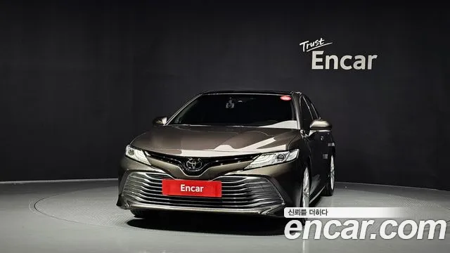 Toyota Camry 2019 thumb 3