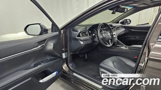 Toyota Camry 2019 thumb 10