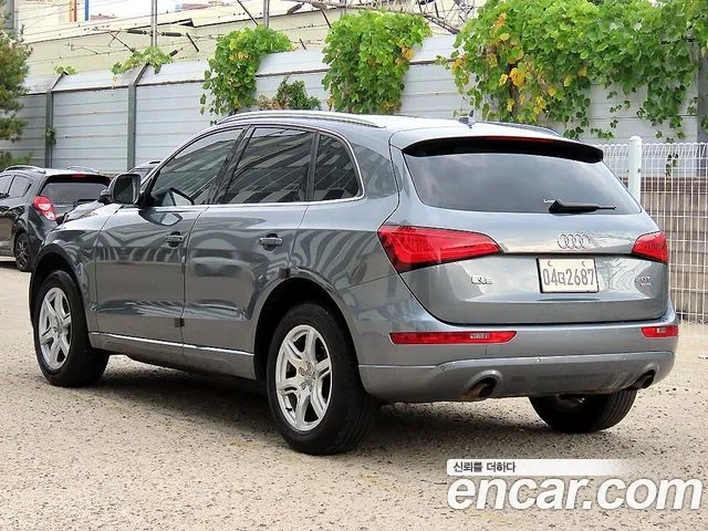 Audi Q5 2012 thumb 3
