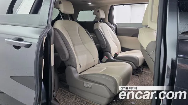 Kia Carnival 2025 thumb 11
