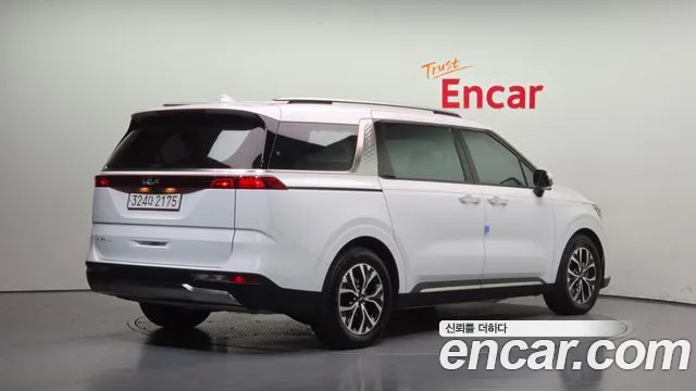 Kia Carnival 2022 thumb 2