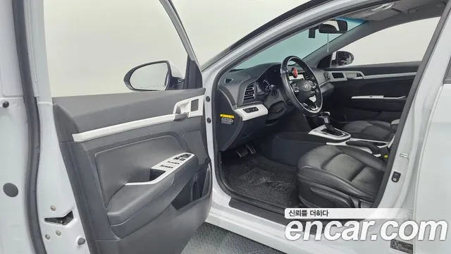 Hyundai Avante 2019 thumb 10