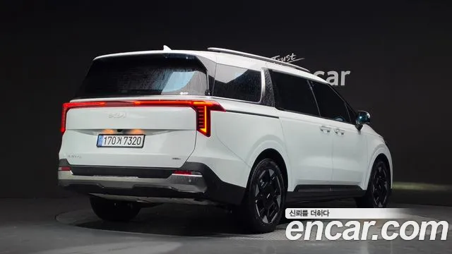 Kia Carnival 2025 thumb 2