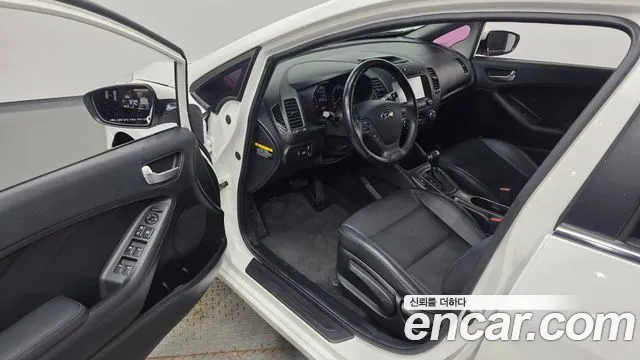 Kia K3 2015 thumb 10