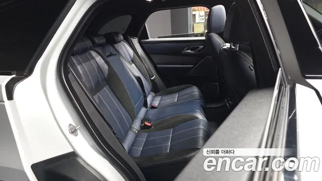 Land Rover Range Rover Velar 2017 thumb 11