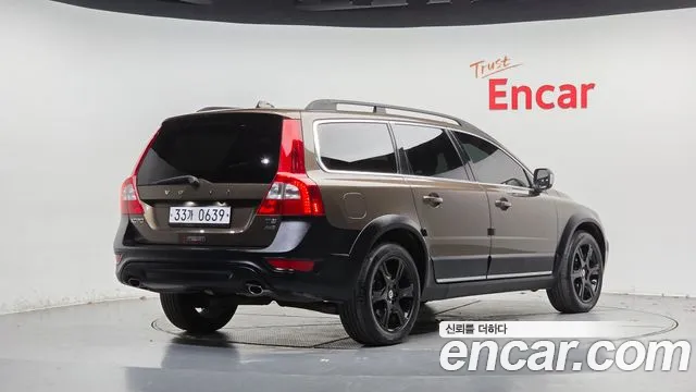 Volvo XC70 2012 thumb 2