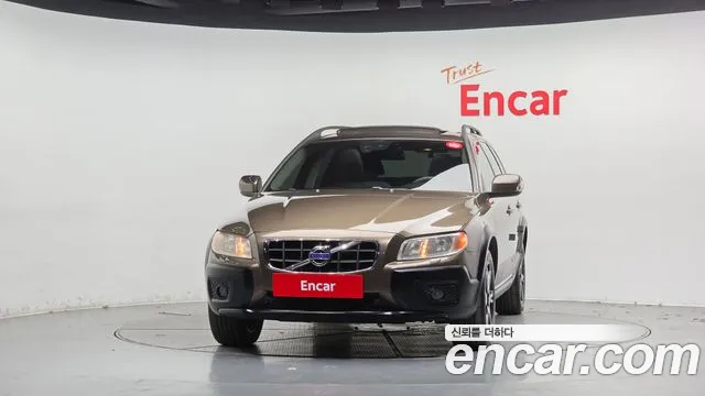 Volvo XC70 2012 thumb 3