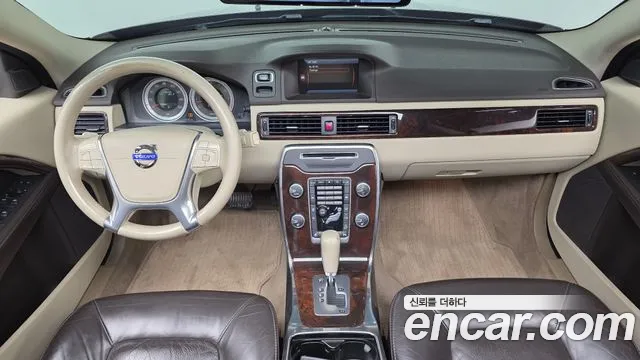 Volvo XC70 2012 thumb 7