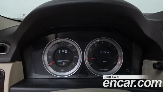 Volvo XC70 2012 thumb 8