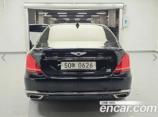 Genesis G90 2016 thumb 3