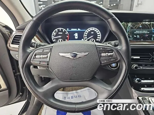 Genesis G90 2016 thumb 9