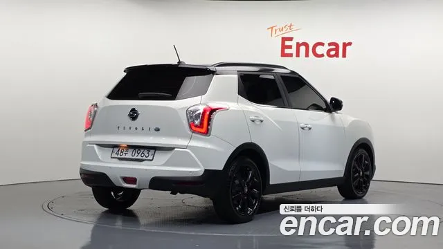 KG_Mobility_Ssangyong TIBOLI 2015 thumb 2