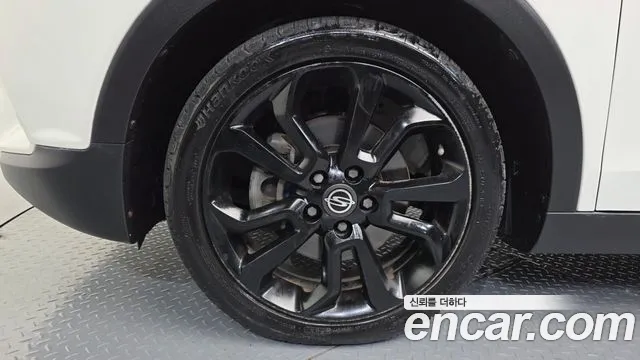 KG_Mobility_Ssangyong TIBOLI 2015 thumb 5