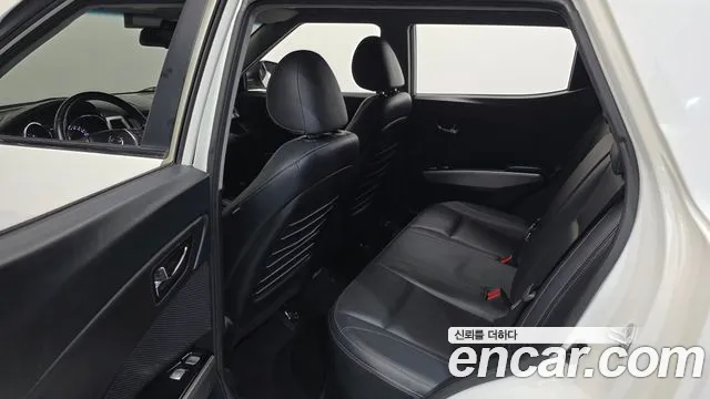 KG_Mobility_Ssangyong TIBOLI 2015 thumb 12