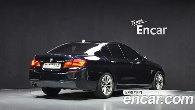 BMW 5-Series 2016 thumb 2