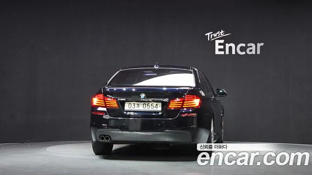 BMW 5-Series 2016 thumb 4