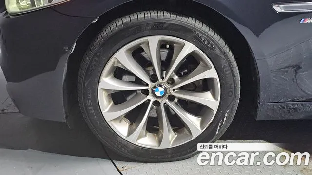 BMW 5-Series 2016 thumb 5