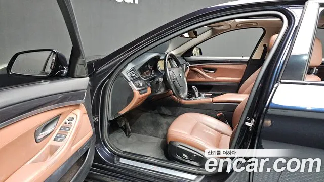 BMW 5-Series 2016 thumb 10