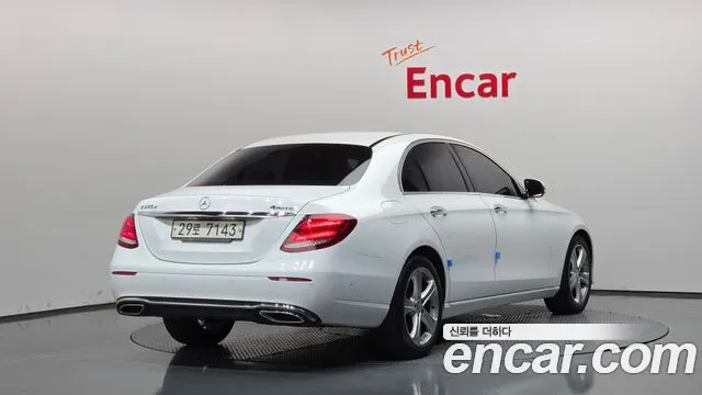 Mercedes-Benz E-Класс 2017 thumb 2