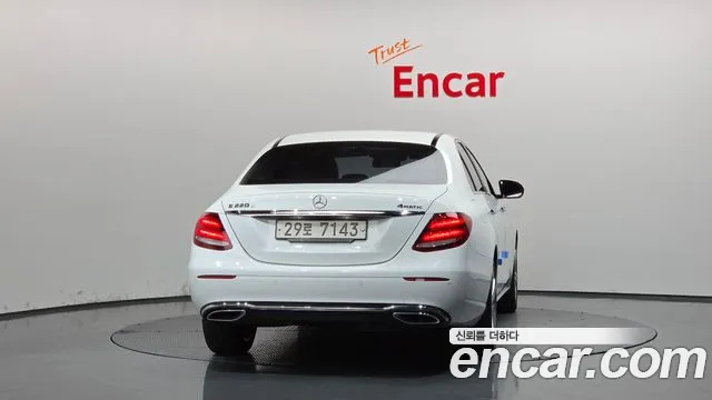 Mercedes-Benz E-Класс 2017 thumb 4