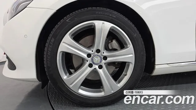 Mercedes-Benz E-Класс 2017 thumb 5