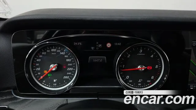 Mercedes-Benz E-Класс 2017 thumb 8