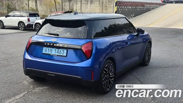 MINI Hatch 2024 thumb 2