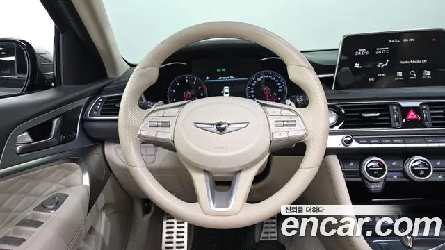 Genesis G70 2018 thumb 12