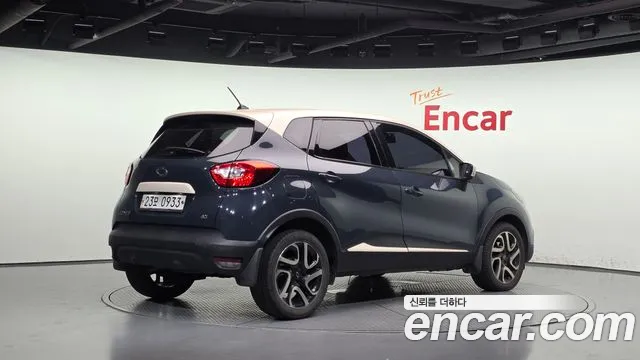 Renault-KoreaSamsung Captur 2016 thumb 2