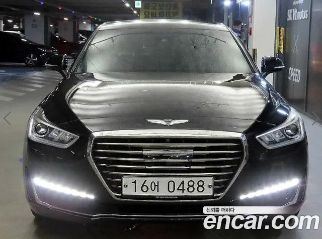 Genesis G90 2016 thumb 2