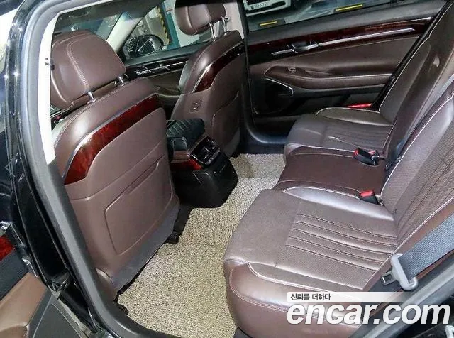 Genesis G90 2016 thumb 7