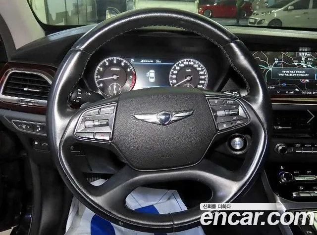 Genesis G90 2016 thumb 8