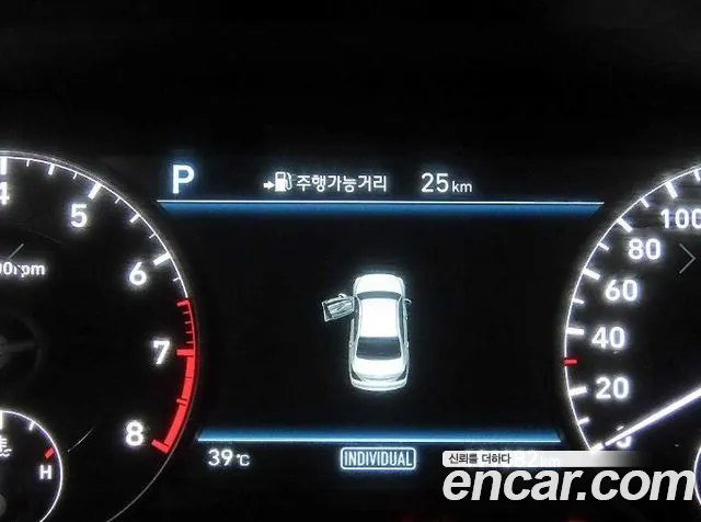 Genesis G90 2016 thumb 9