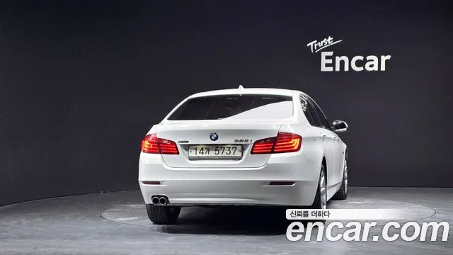 BMW 5-Series 2014 thumb 4