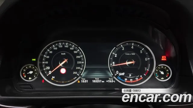 BMW 5-Series 2014 thumb 8