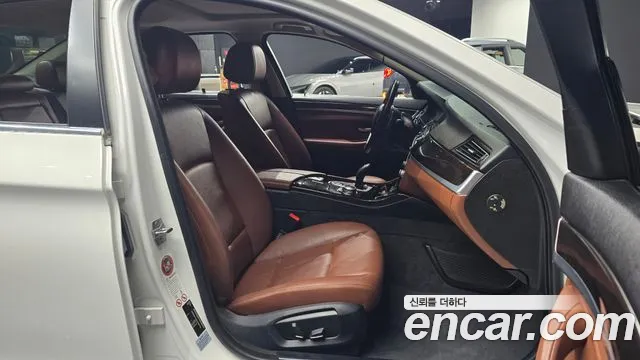 BMW 5-Series 2014 thumb 10