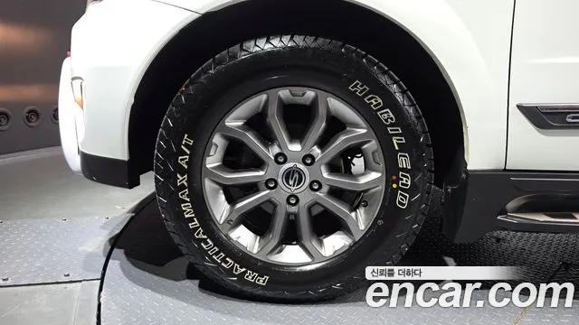 KG_Mobility_Ssangyong KORANDO 2015 thumb 5